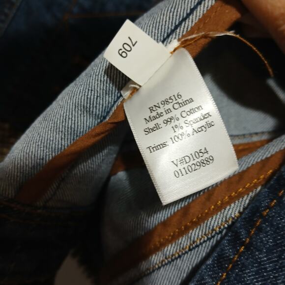 Coldwater Creek Woman’s Jean Jacket Size 10 Blue Denim Pockets Trim Fringe - Picture 6 of 7